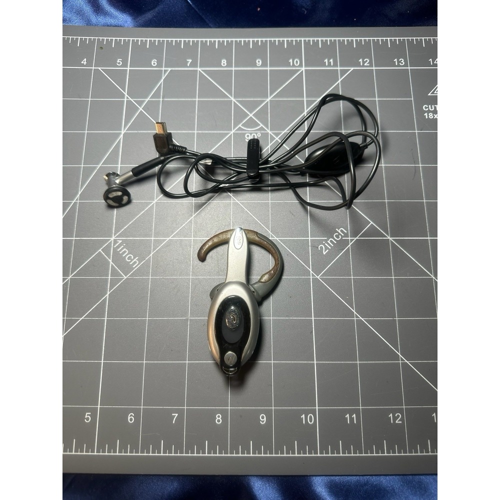Vintage Motorola HS810 Bluetooth Wireless Headset Ear Hook Untested Parts Repair